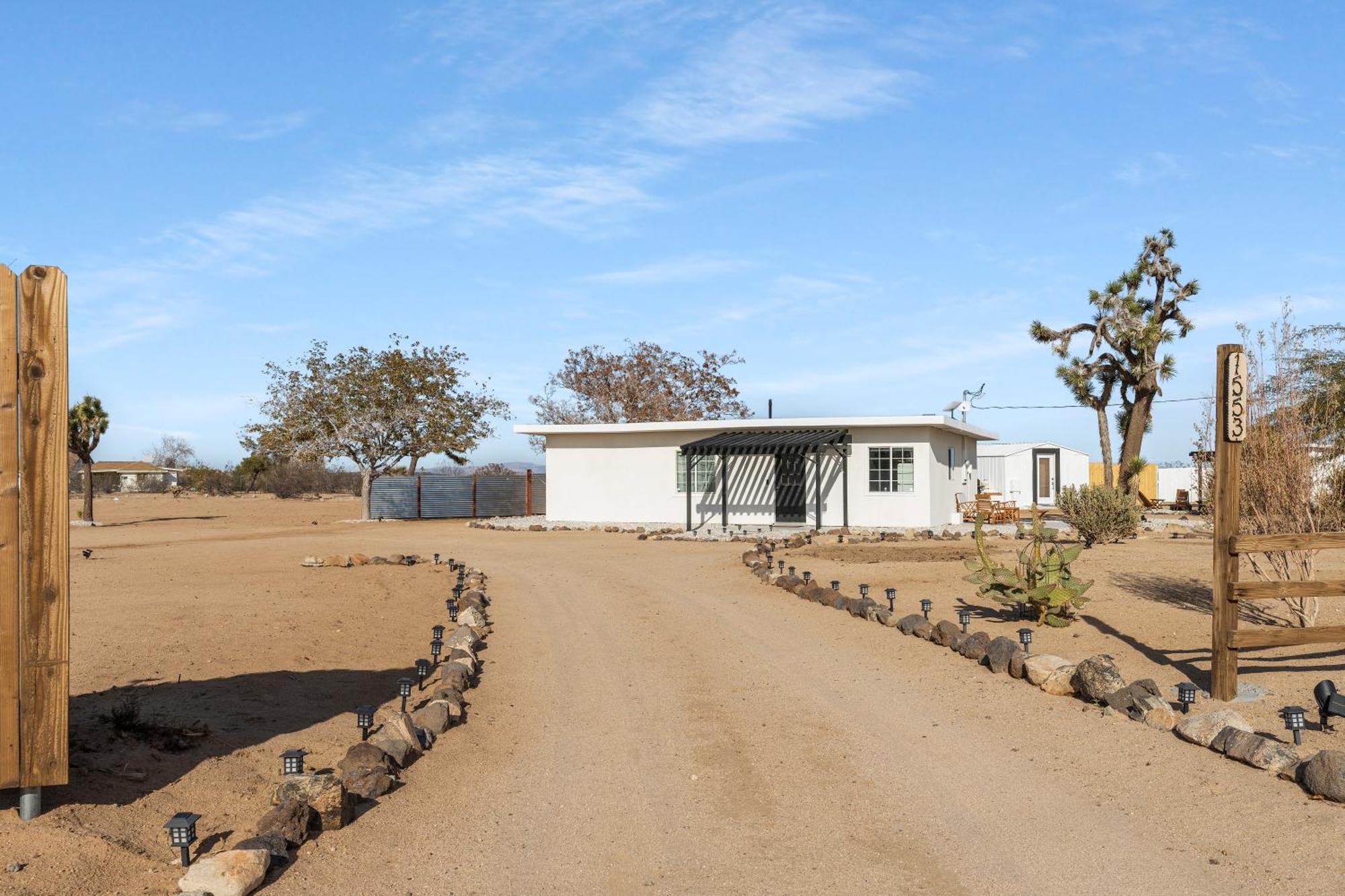 Private Jt Cabin - Ev L2 Station, Hammocks, Fire Pit, Bbq, Bocce Ball, Cornhole Yucca Valley Exterior photo