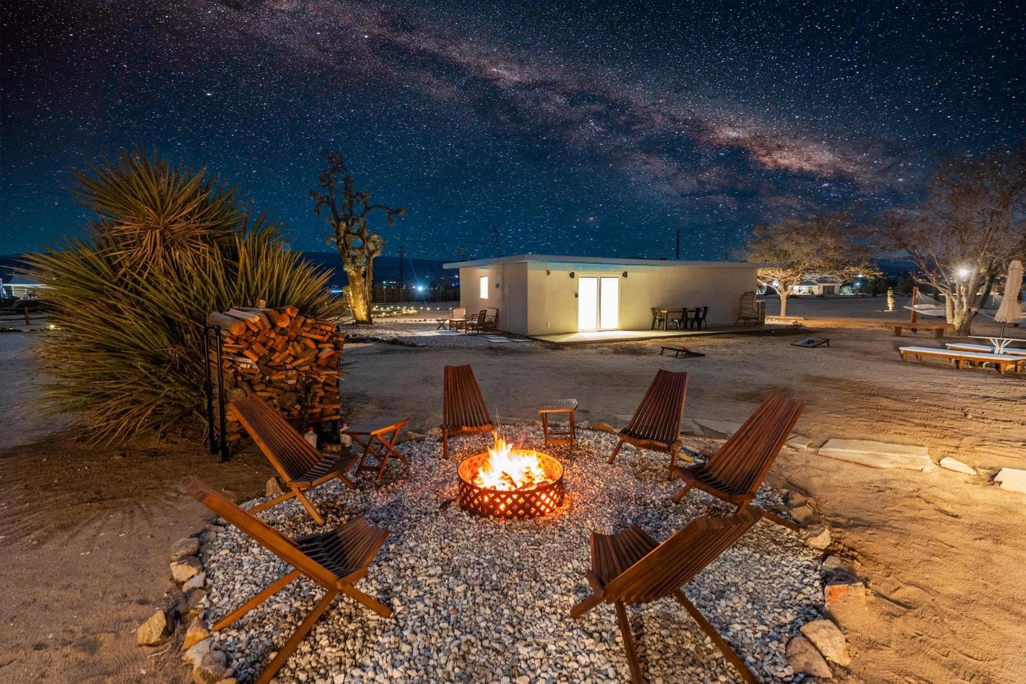 Private Jt Cabin - Ev L2 Station, Hammocks, Fire Pit, Bbq, Bocce Ball, Cornhole Yucca Valley Exterior photo